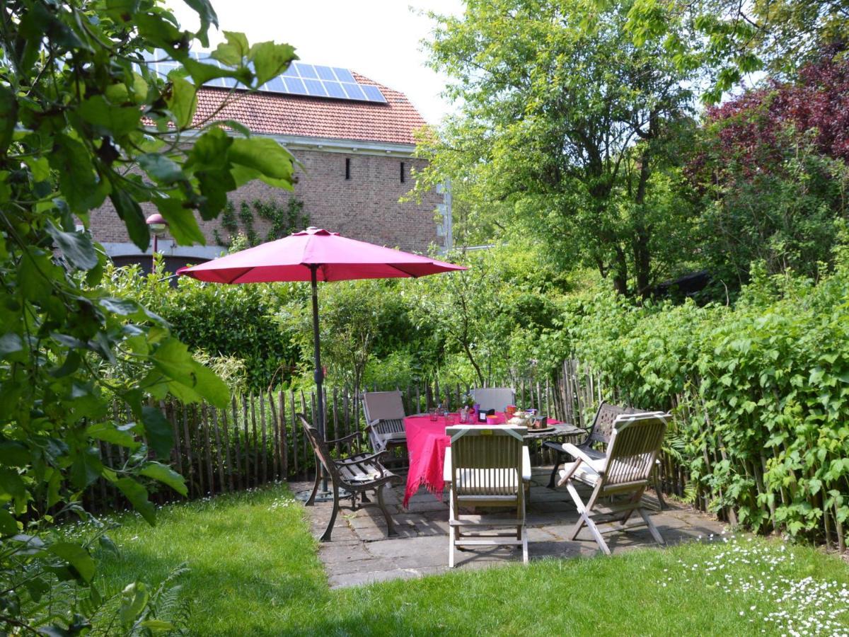 Enchanting Cottage With Terrace Garden Hamoir 외부 사진